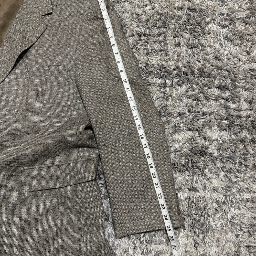 Elegant Men's Brown Blazer - Picture 7 of 8